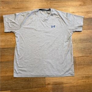 Under Armour Light Gray Performance Short Sleeve Tee with Blue Logo Size XXL